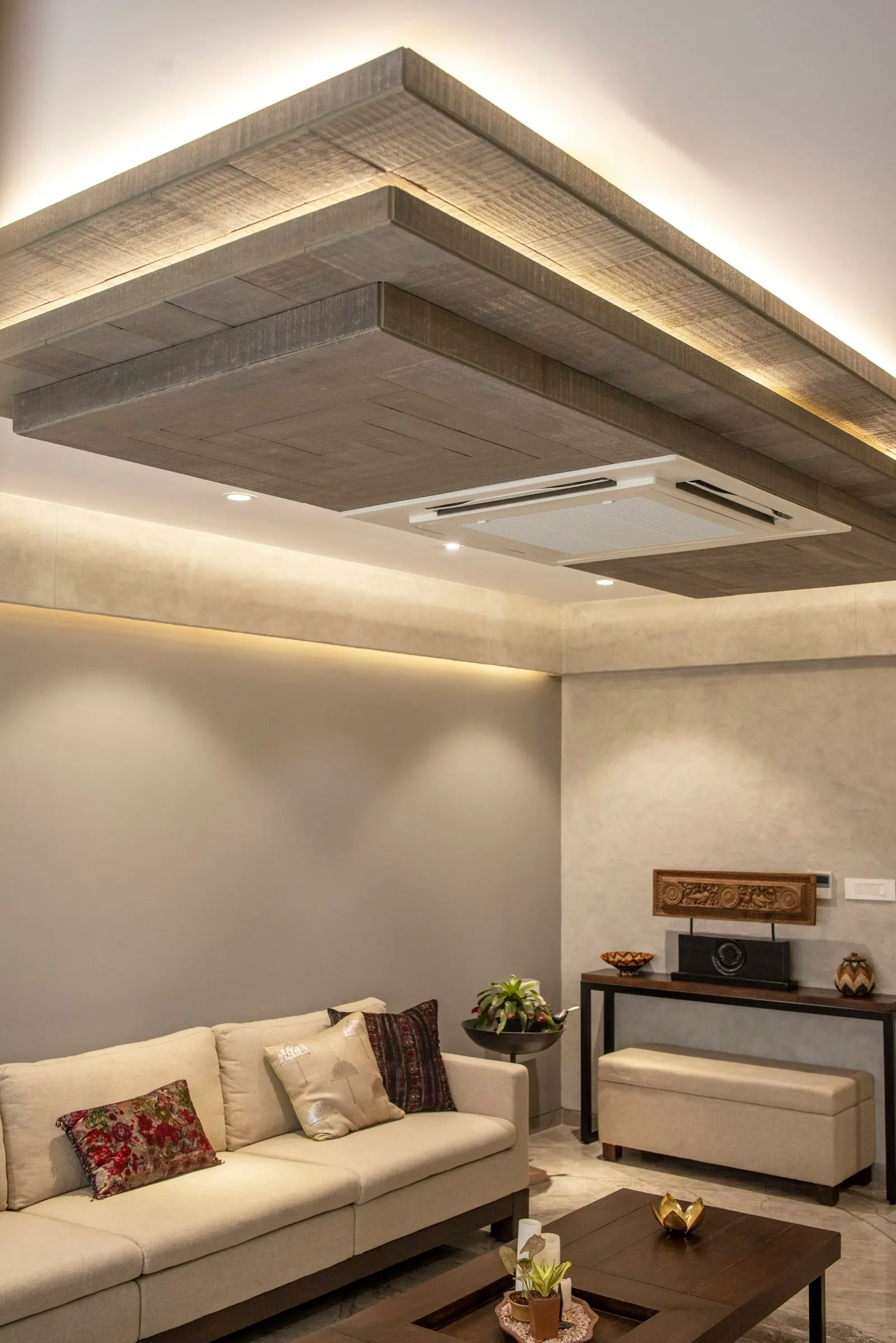 Interior inspiration: ceiling proportions and lighting in a residential room